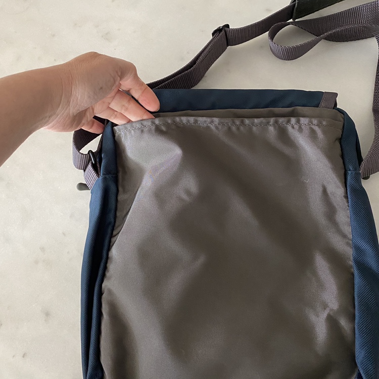 MEC Unisex Crossbody Travel Bag image indicator(8)