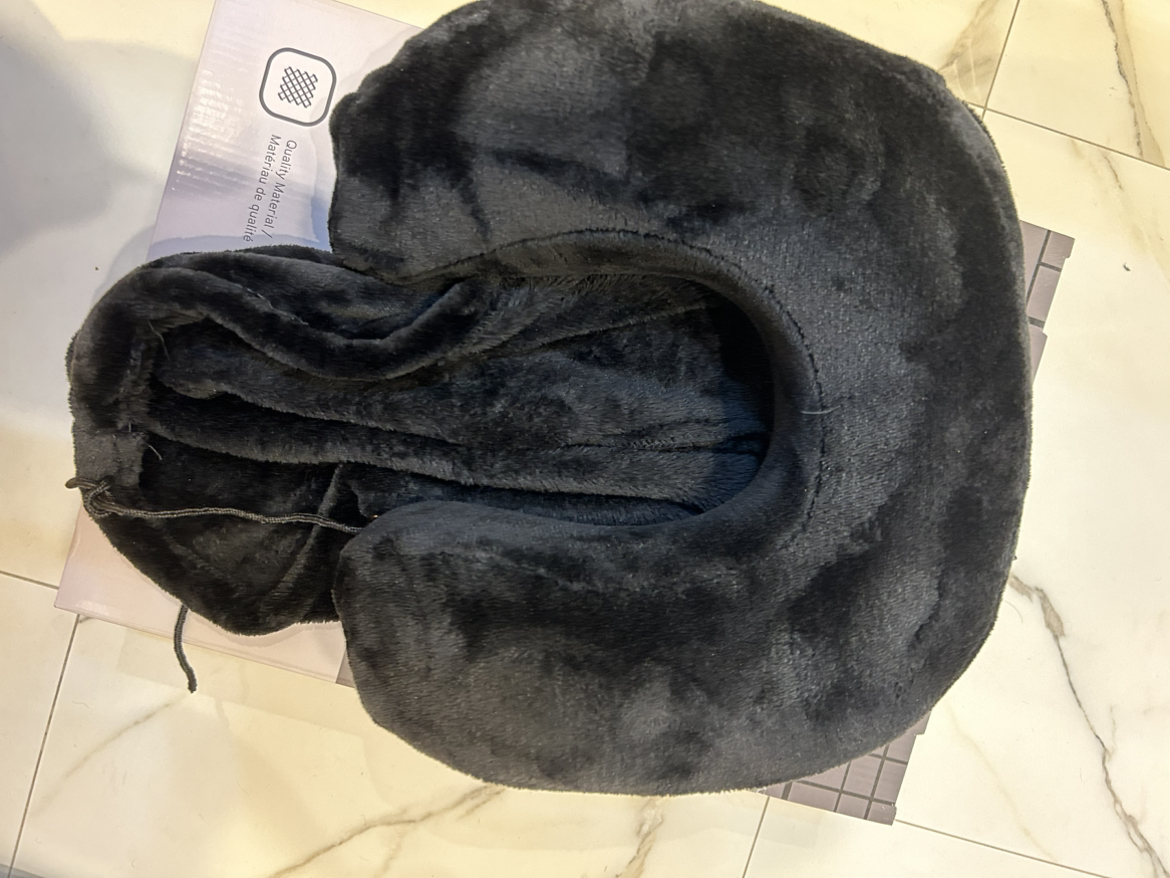 Hooded travel pillow - new - photo 3