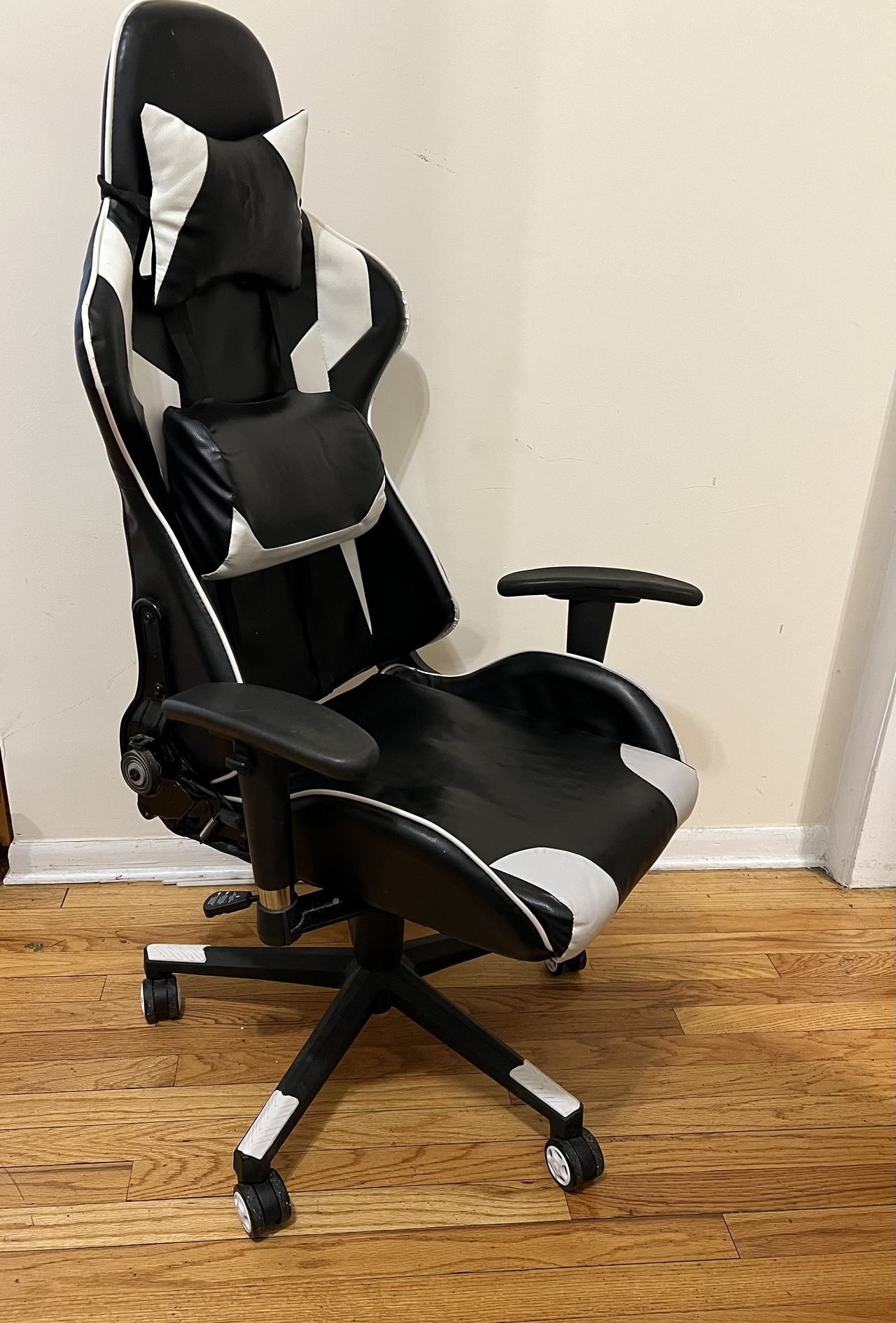 gaming chair - photo 4