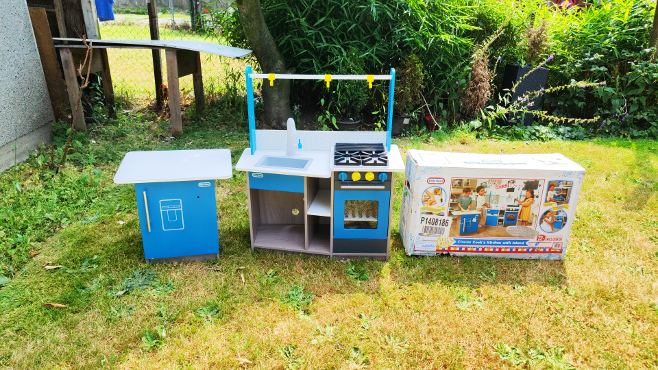 Little Tikes wooden kitchen two modules toy