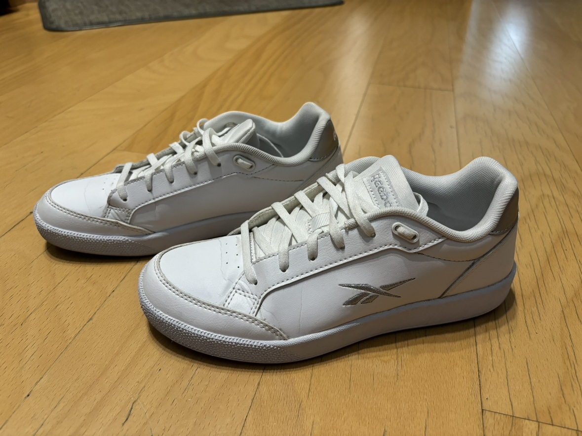 Reebok white women’s shoes 7 image indicator(3)