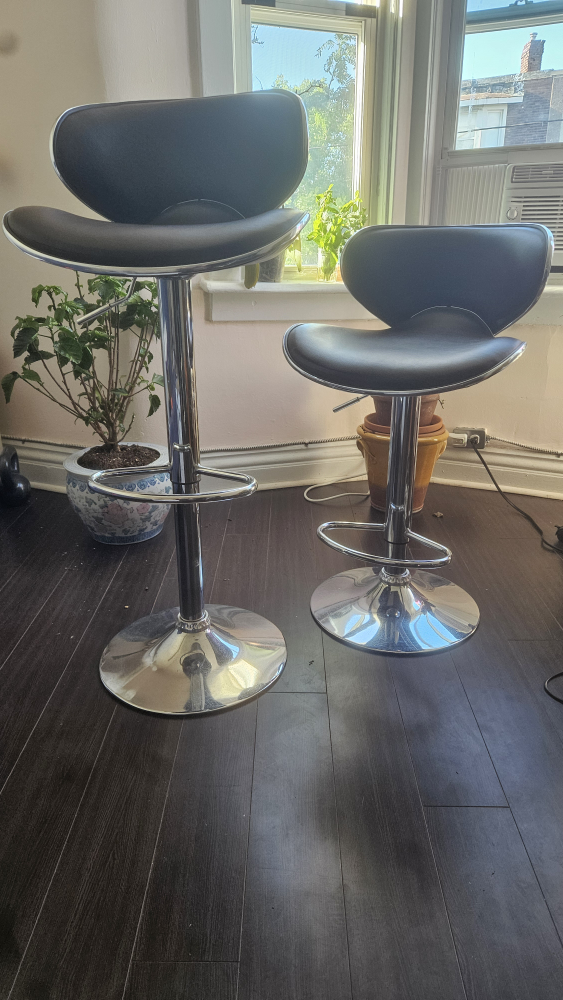 2 bar stools - photo 2