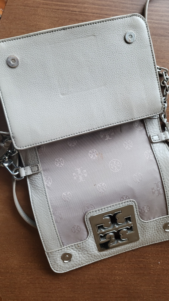 TORY BURCH Chain-Link Leather Crossbody Bag image indicator(4)