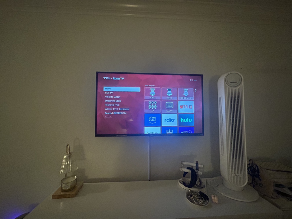 42 inch Roku TCL TV - photo 4