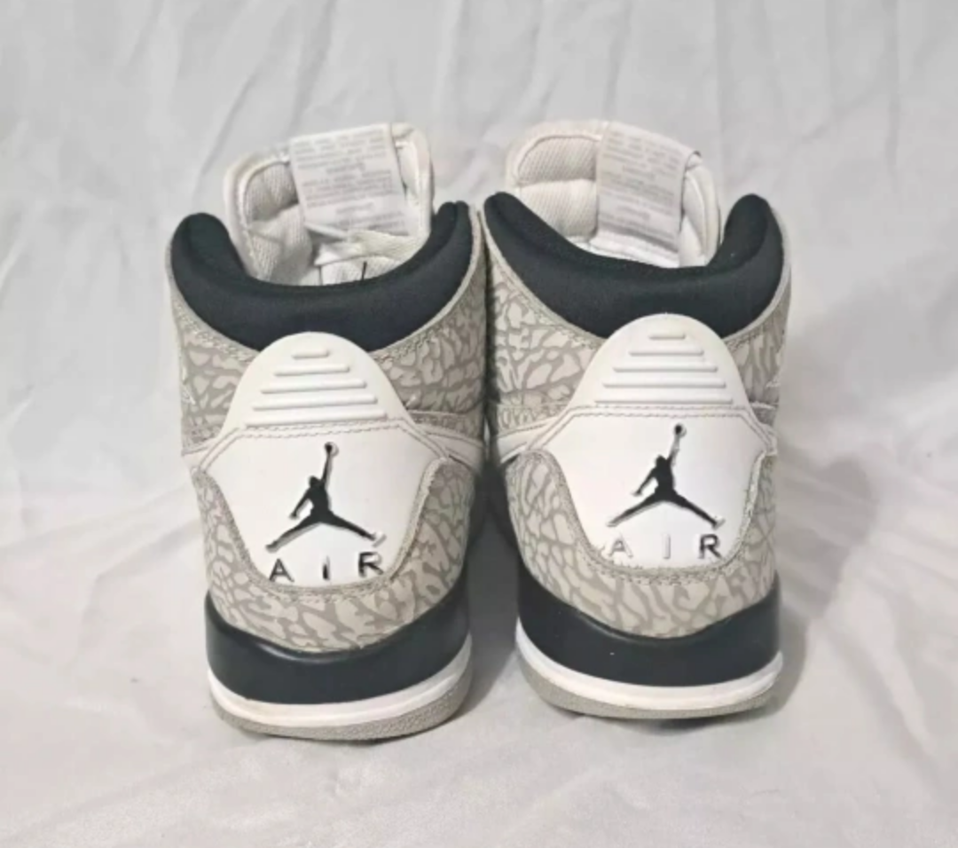 Nike Air Jordan Legacy 312 Flip Shoes SZ 5Y image indicator(3)