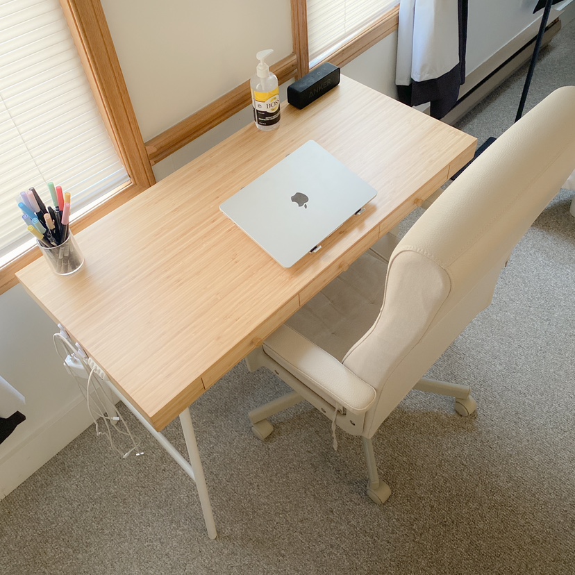 For Sale: Sleek and Modern Table Desk - photo 2