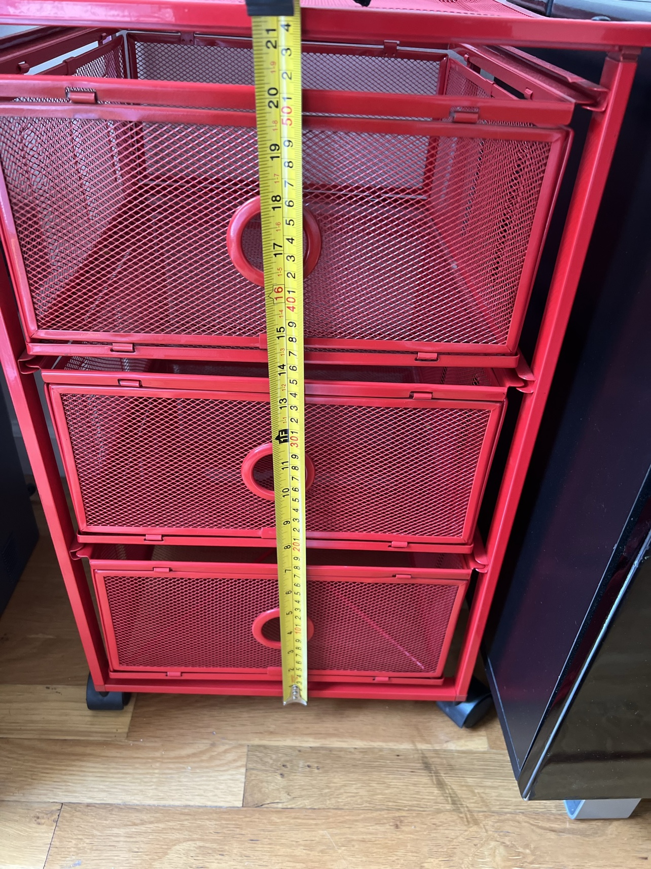 Red storage with wheels - photo 2