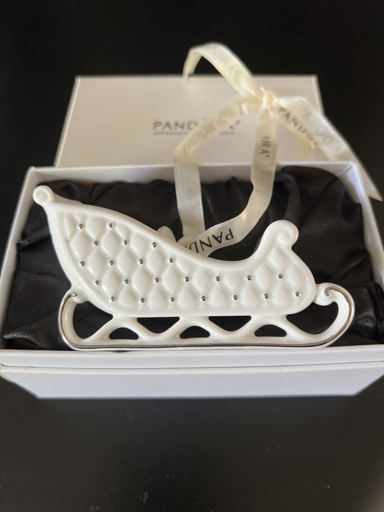 Beautiful Pandora sleigh ornament 🎄 image indicator(2)