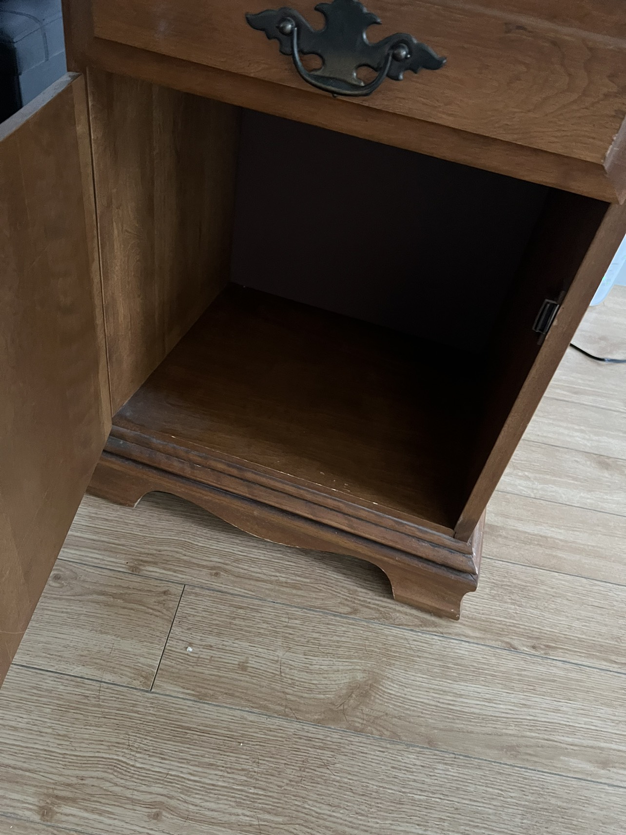 Vintage Wood Dresser Table - photo 3