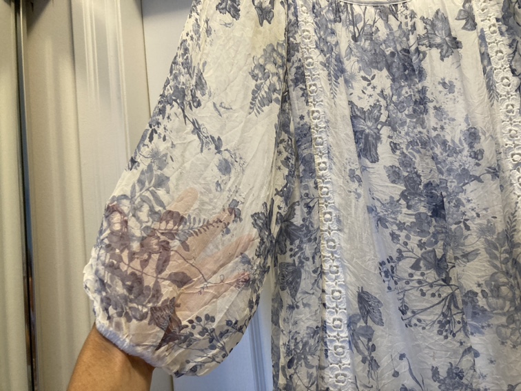Pretty blouse thumbnail