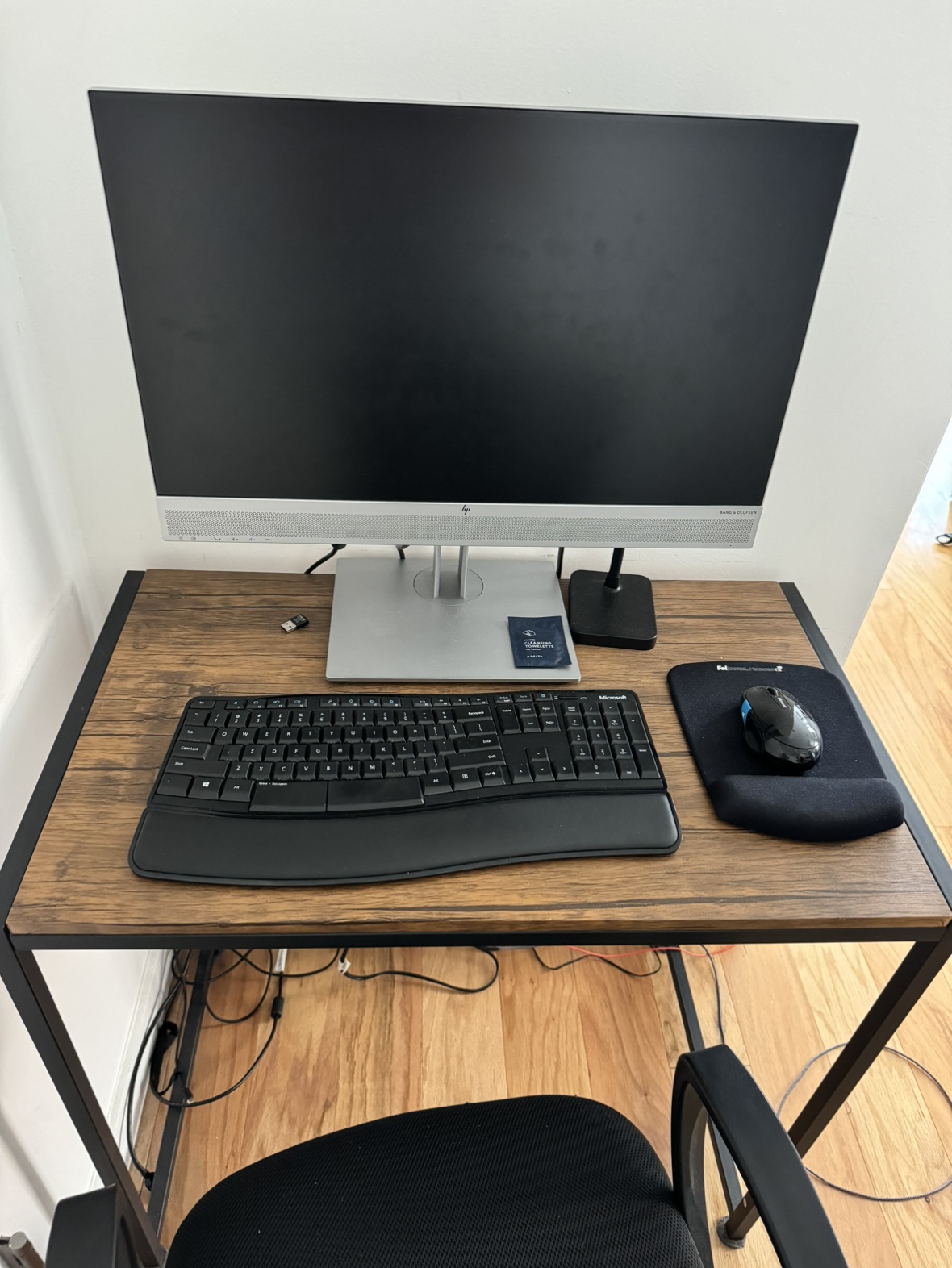 Office desk and Chair - photo 2