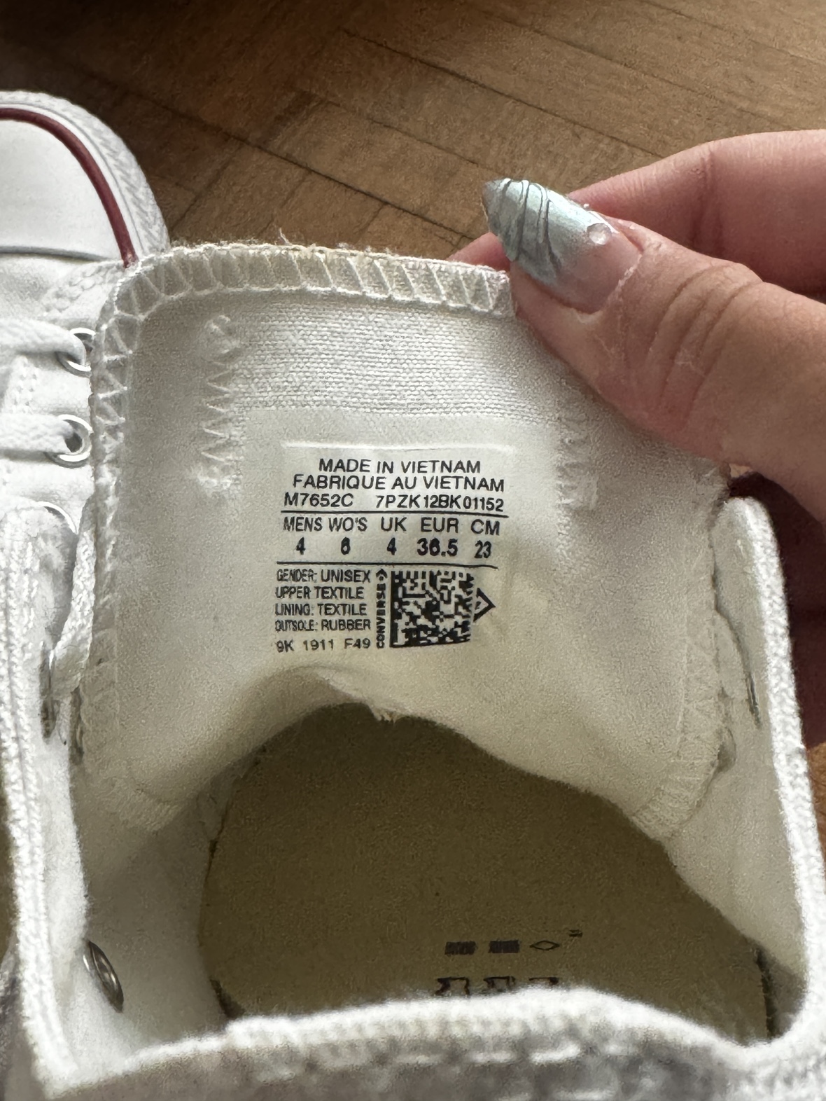 Converse White 6W, 4M BNWB image indicator(3)