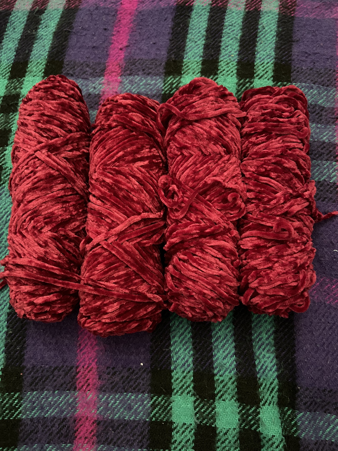 Chenille Yarn image indicator(2)