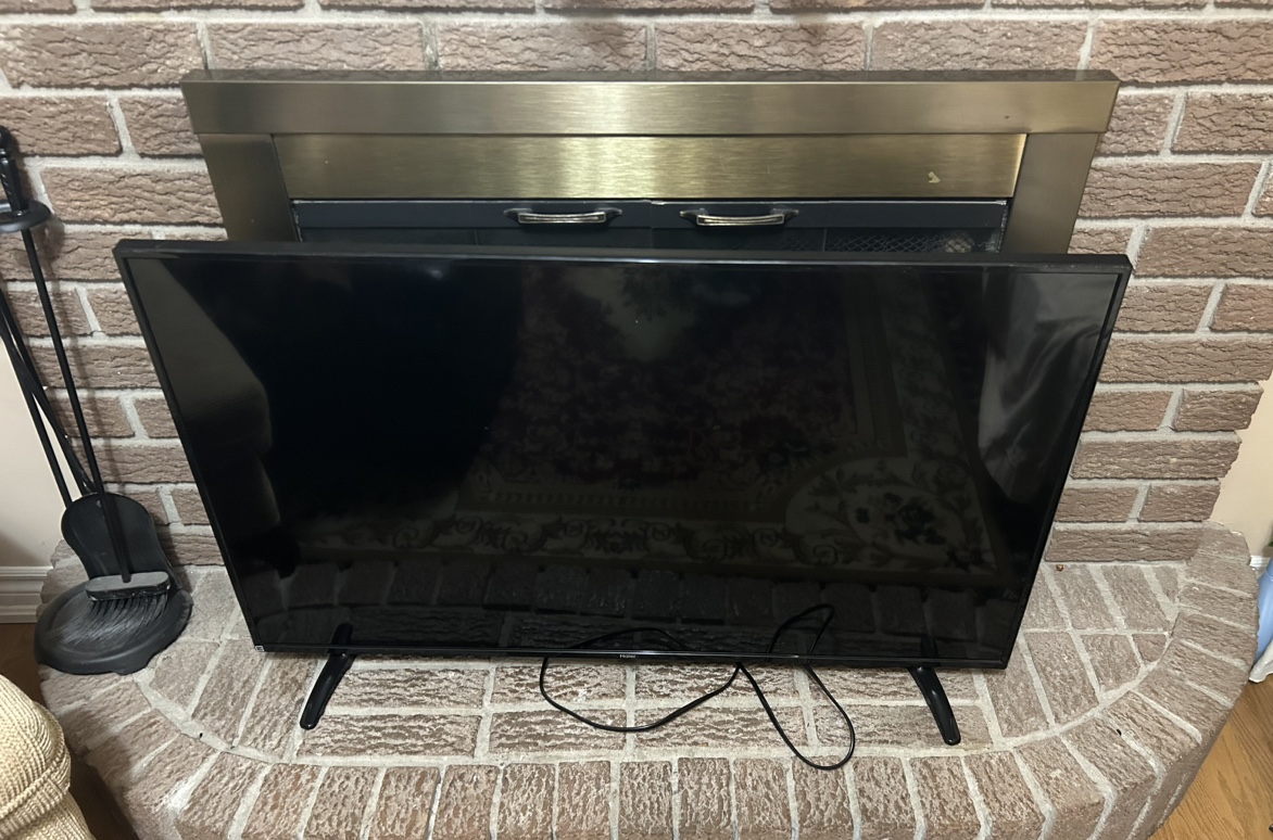 43in TV (READ DESCRIPTION!)