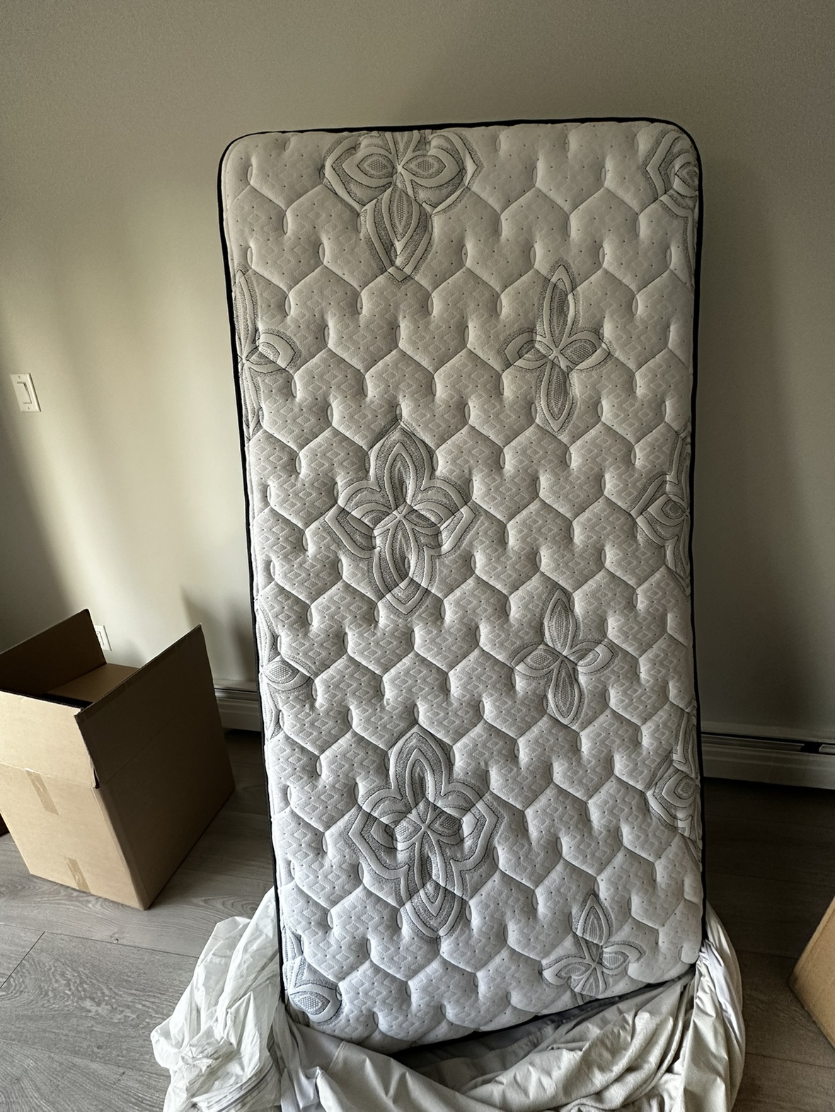 2 x Sealy “crown jewel” twin size mattress