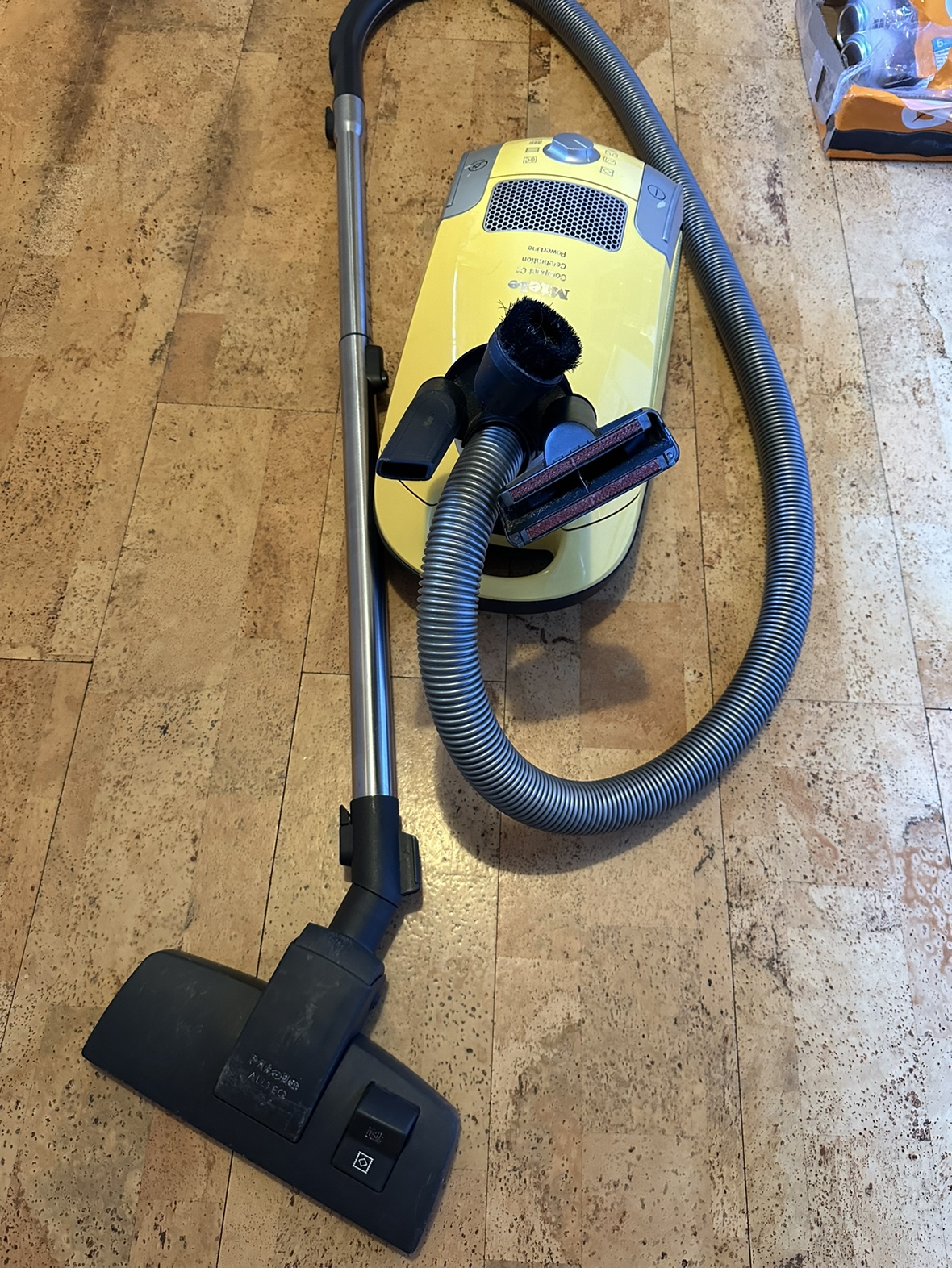 Miele C1 vacuum cleaner - photo 3