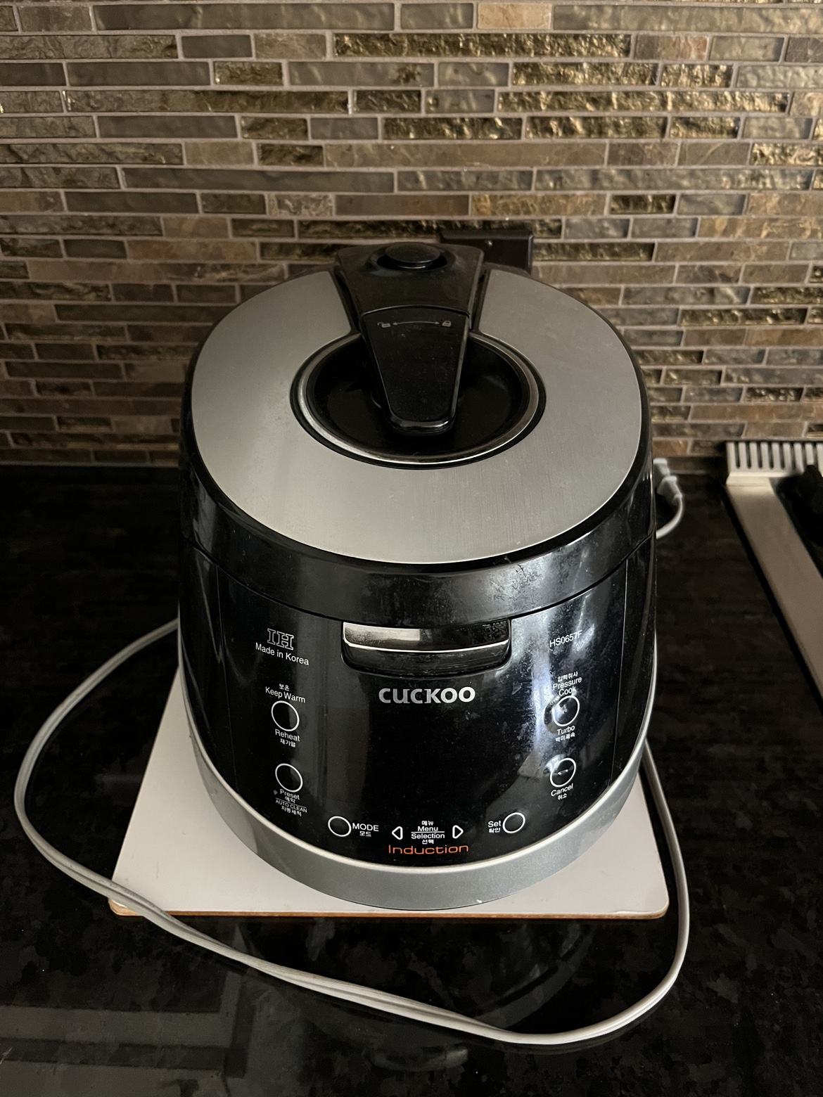 Moving sale CUCKOO rice cooker