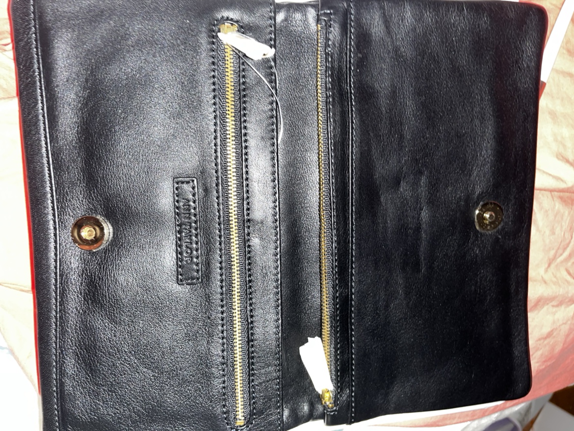 BNWT ANN TAYLOR LEATHER FOLD CLUTCH image indicator(3)