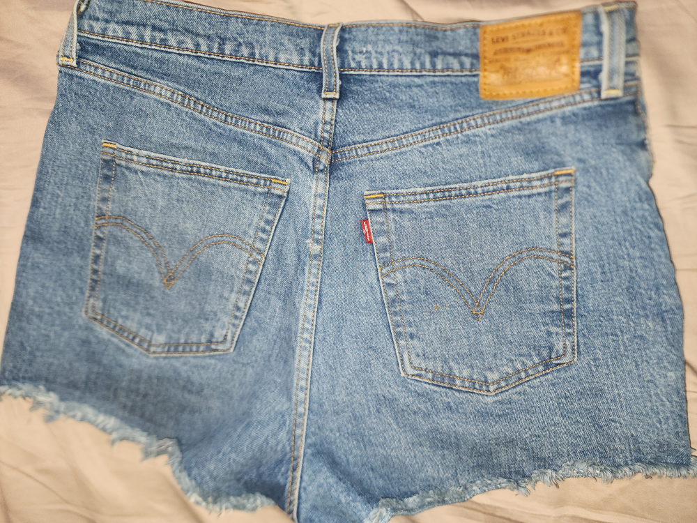 levi shorts