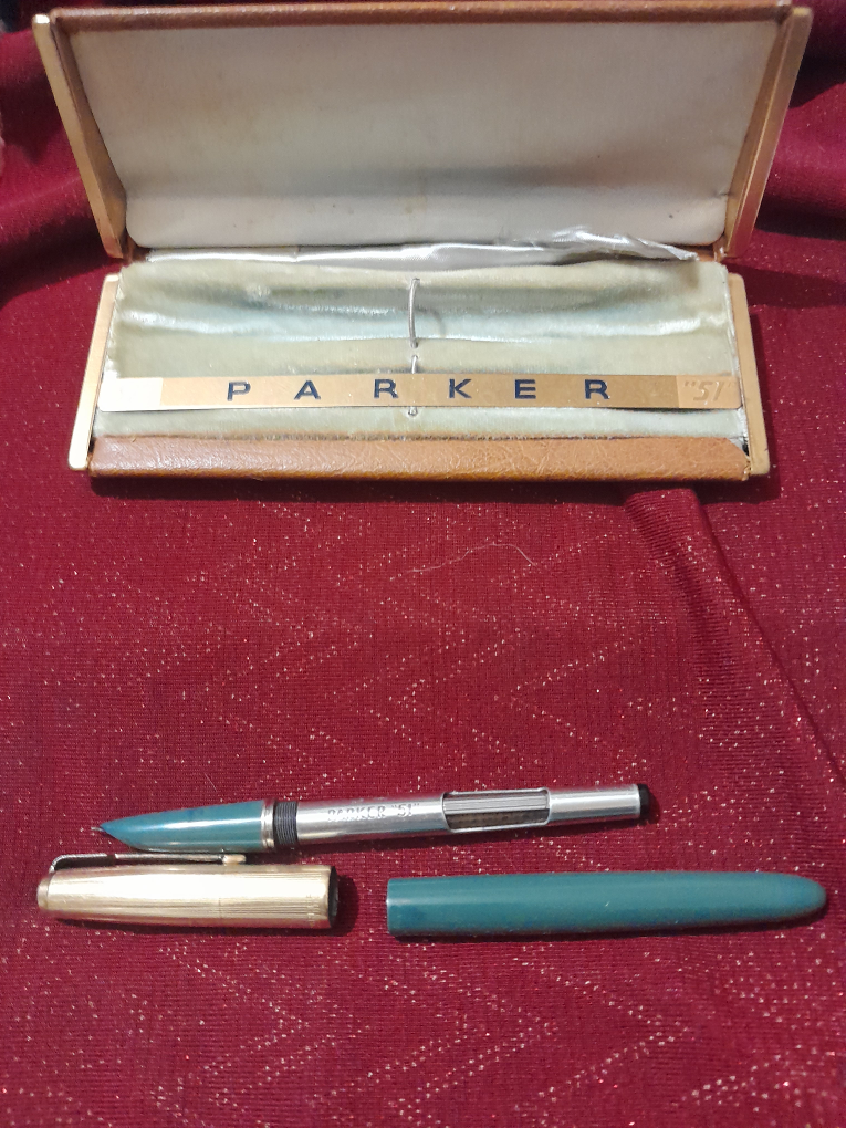 Vintage Fountain Pen image indicator(2)