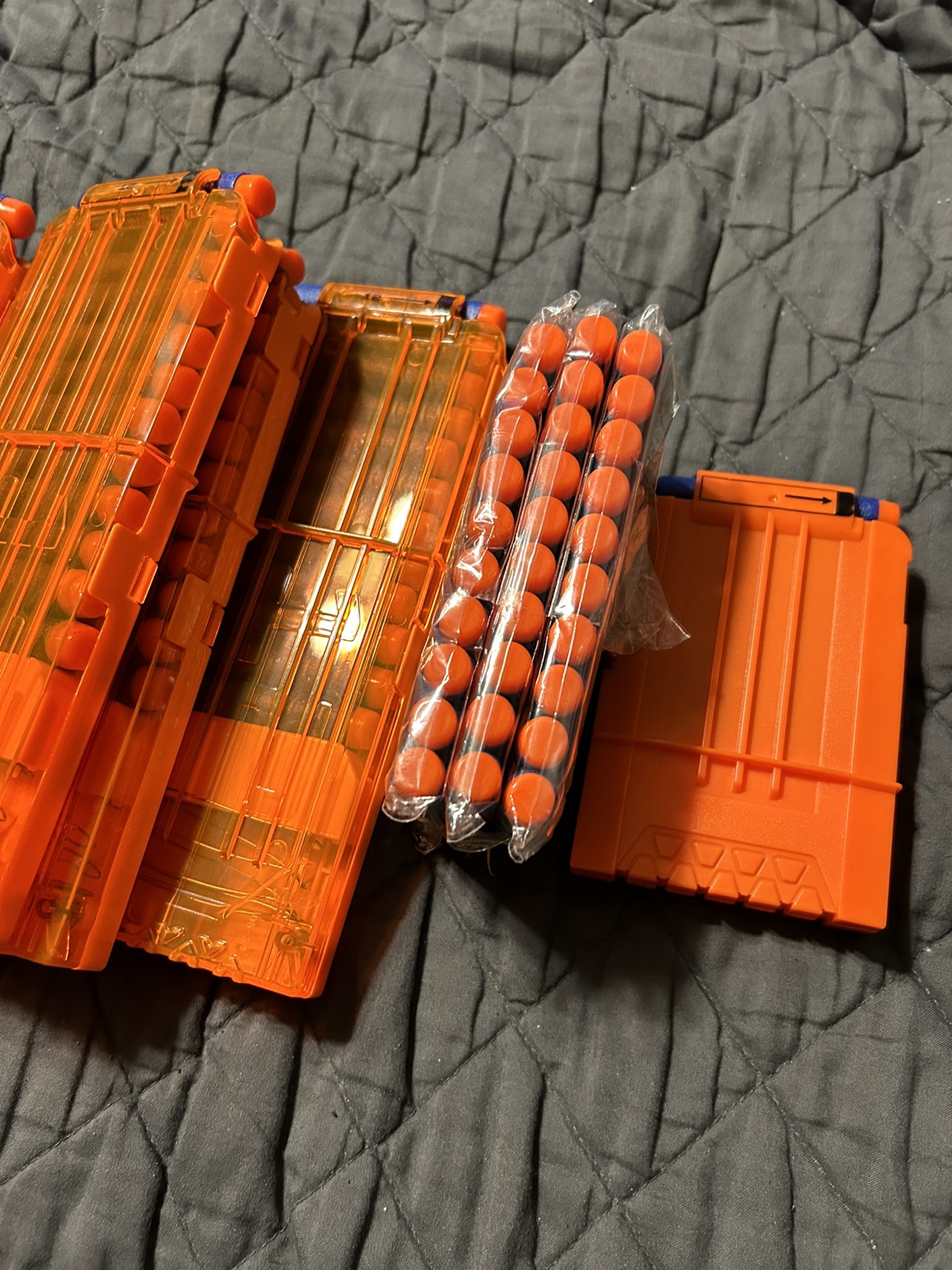 6 Nerf Magazines With Brand New Darts Lot image indicator(5)