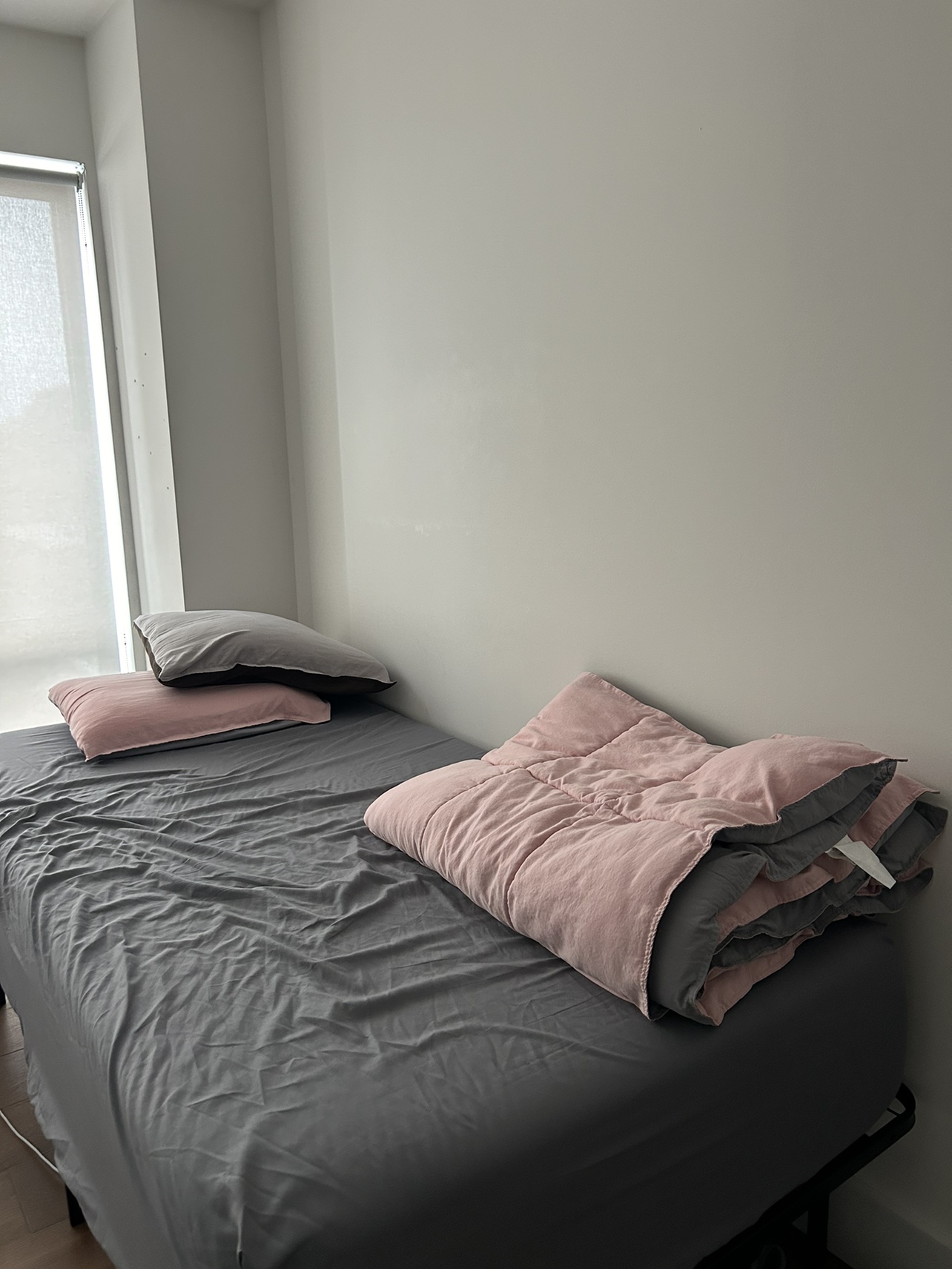 Twin bed mattress + bed frame