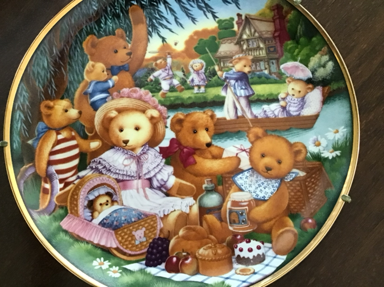 Franklin Mint “A Teddy Bear Picnic” numbered limited edition image indicator(2)
