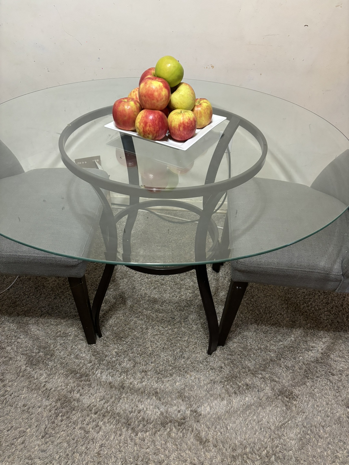 Glass table with 2 chairs thumbnail