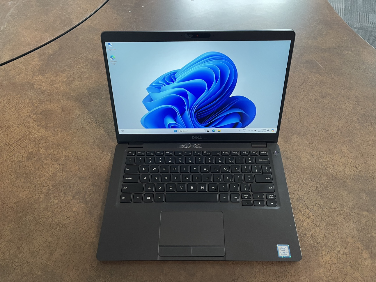 Dell Latitude 5300 Touchscreen Laptop image indicator(2)