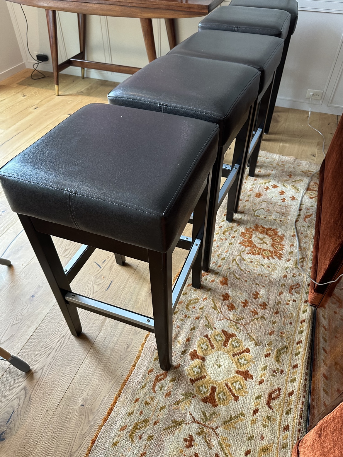 Bar stools. 80$ each. 5 available