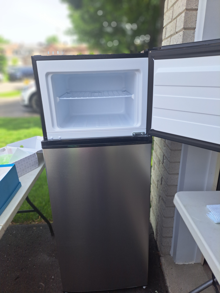 Small Apartment Fridge image indicator(2)