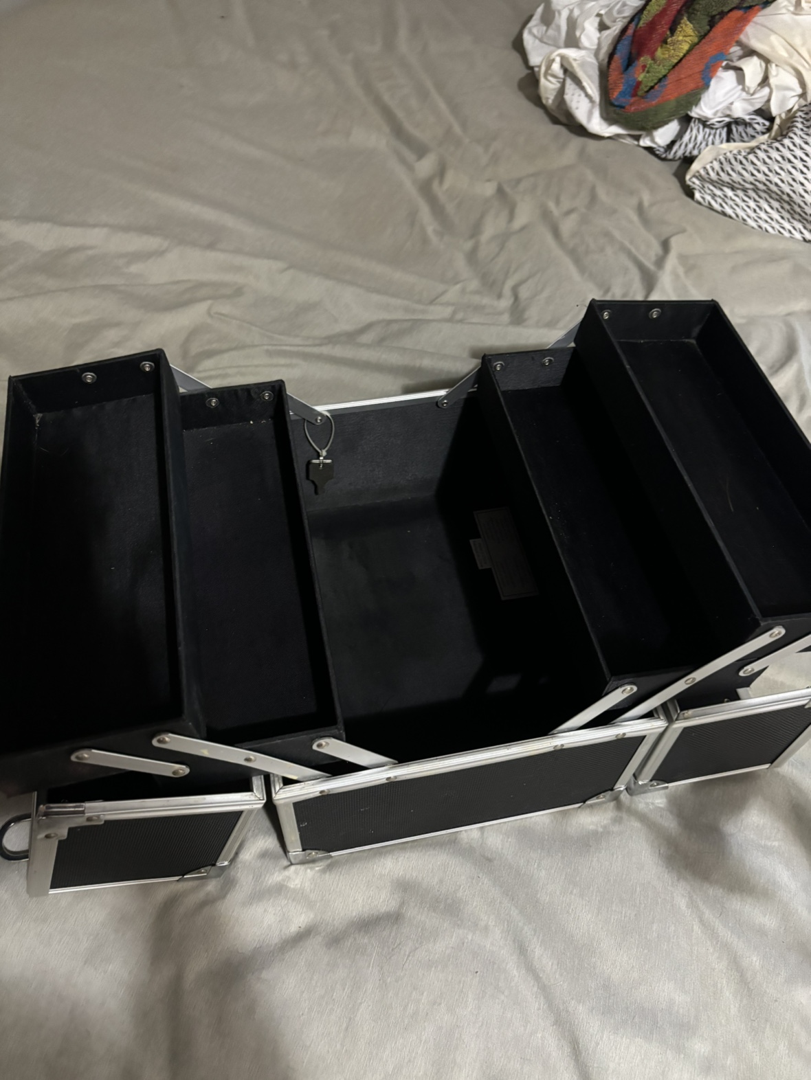 Makeup trunk - photo 4