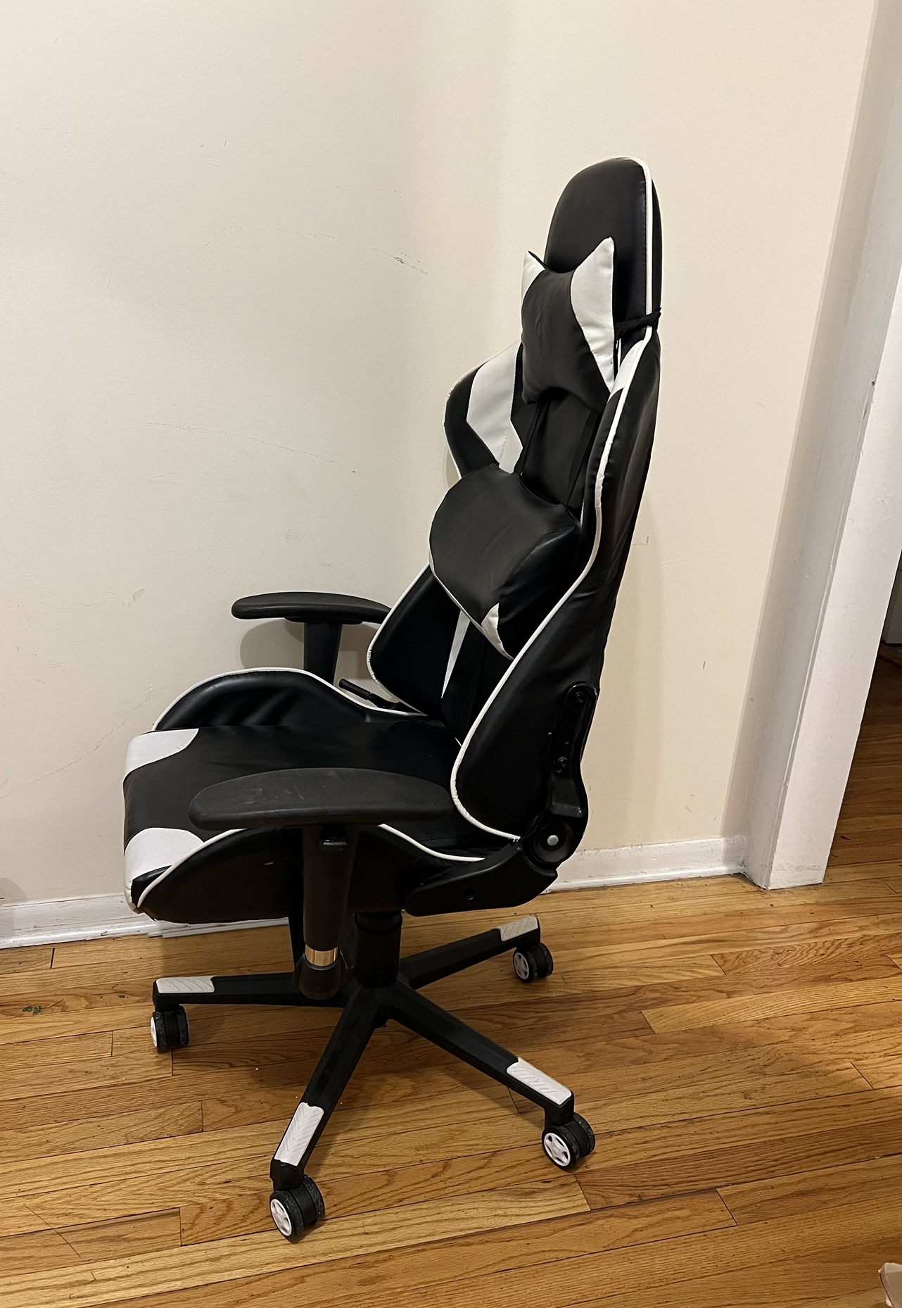 gaming chair - photo 3