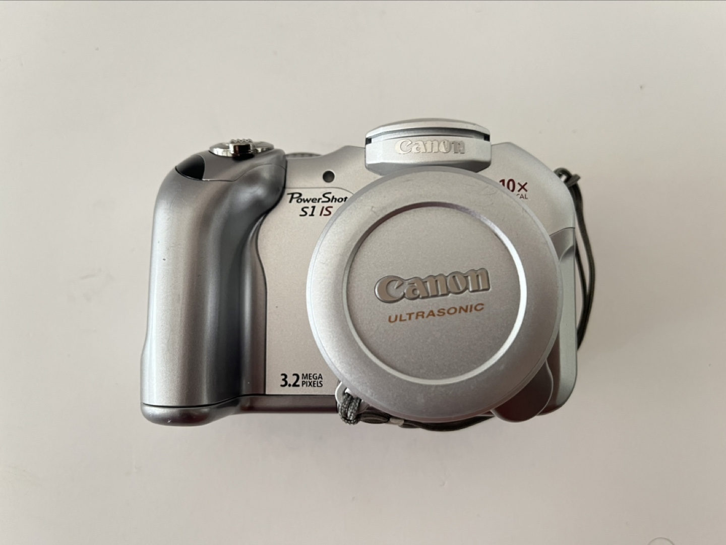 📸 Canon PowerShot S1 IS - 3.2 MP Digital Camera with 10x 📸