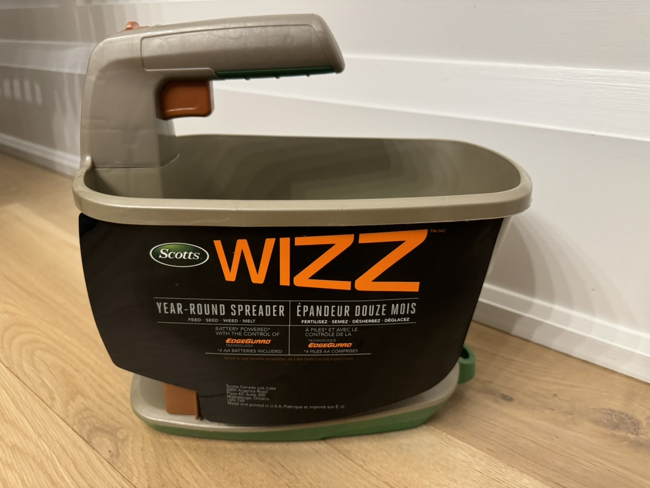 Scotts Wizz Year-Round Spreader thumbnail