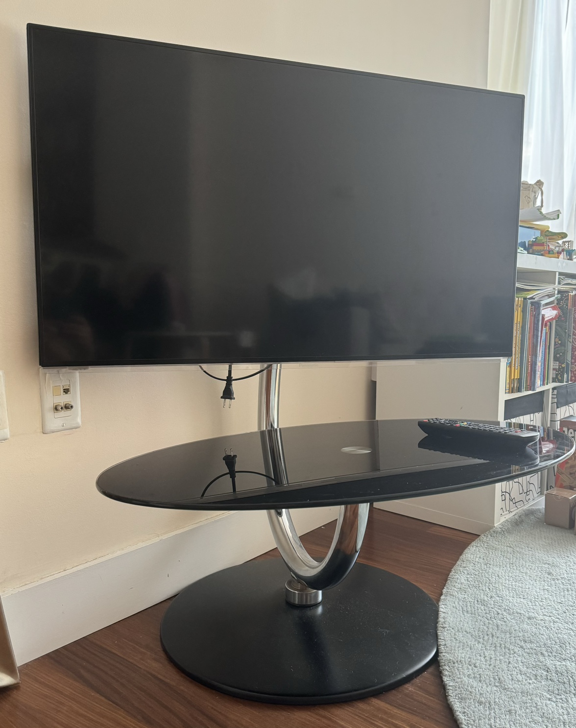 TV Panasonic SMART VIERA® 42" and contemporary TV stand