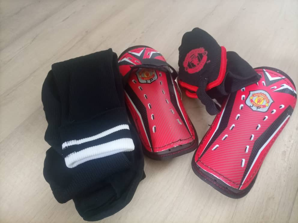 Shin Guard and Socks image indicator(2)