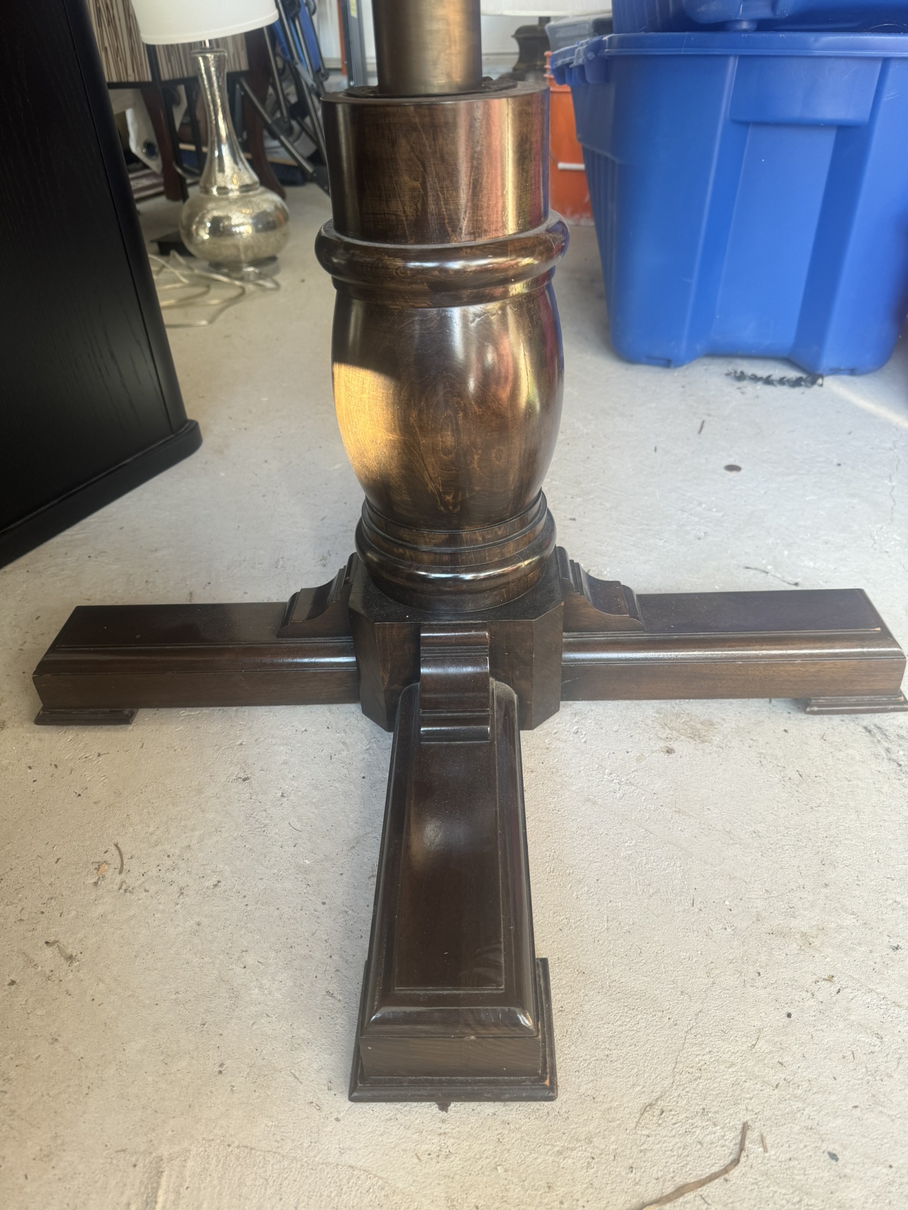 Round dining Table (42x42) - photo 2