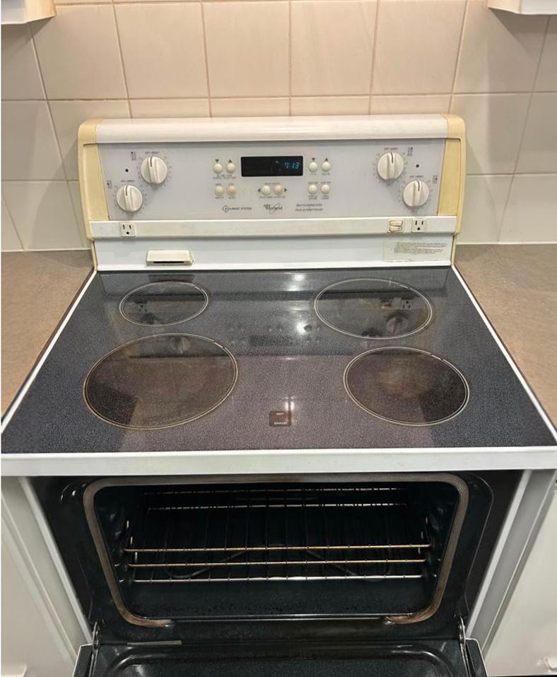 Whirlpool Glass Top Stove.Self Cleaning