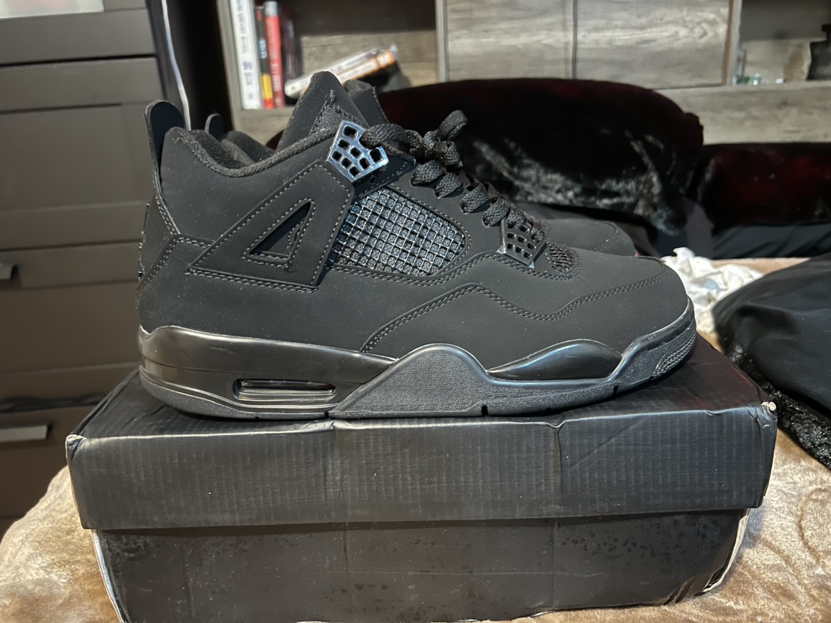 Jordan 4 black cats