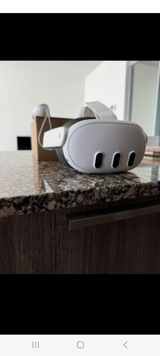 Meta Quest 3 128GB VR Headset + Controller - photo 2