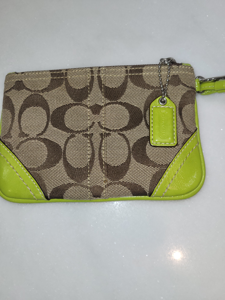Coach Wristlet image indicator(5)
