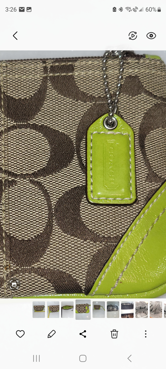 Coach Wristlet image indicator(6)