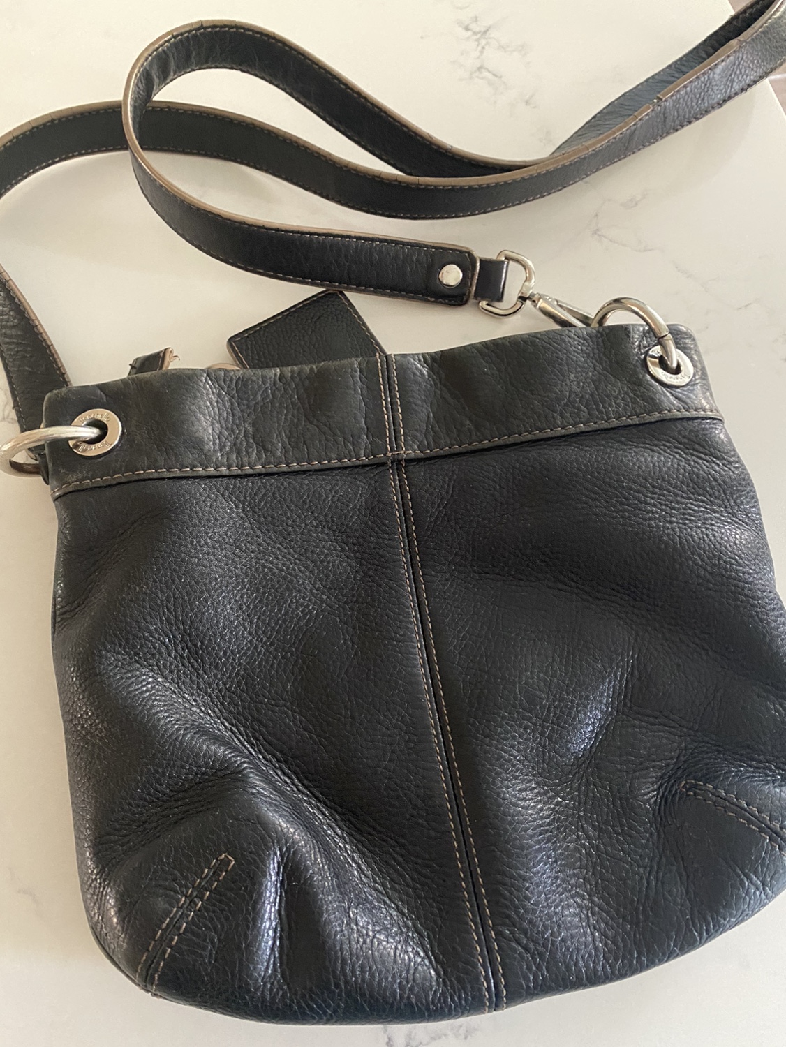#freecycle leather sling bag image indicator(2)