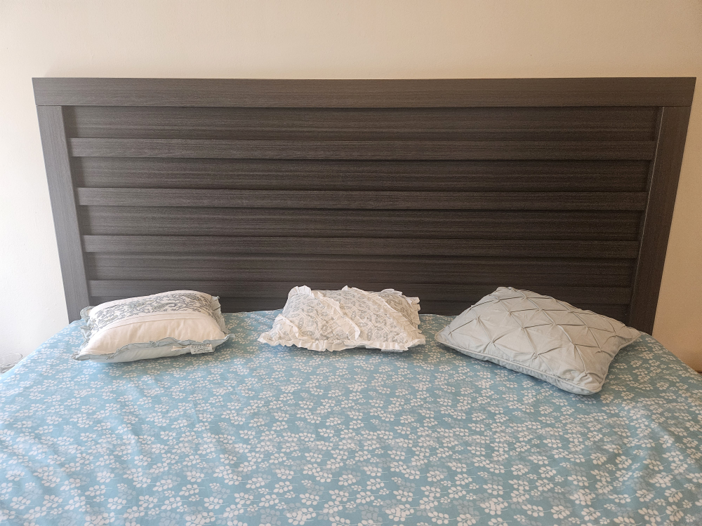 King sized headboard, dresser, mirror - photo 2