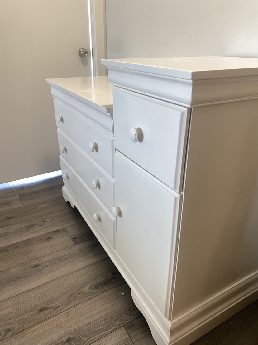Dresser - photo 2
