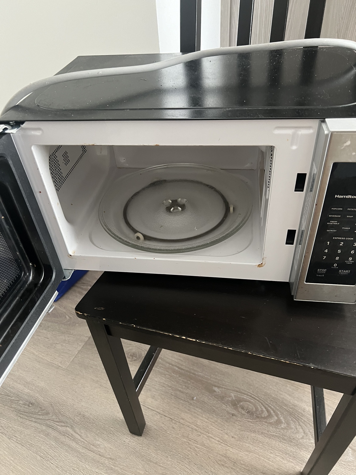 Microwave - photo 2