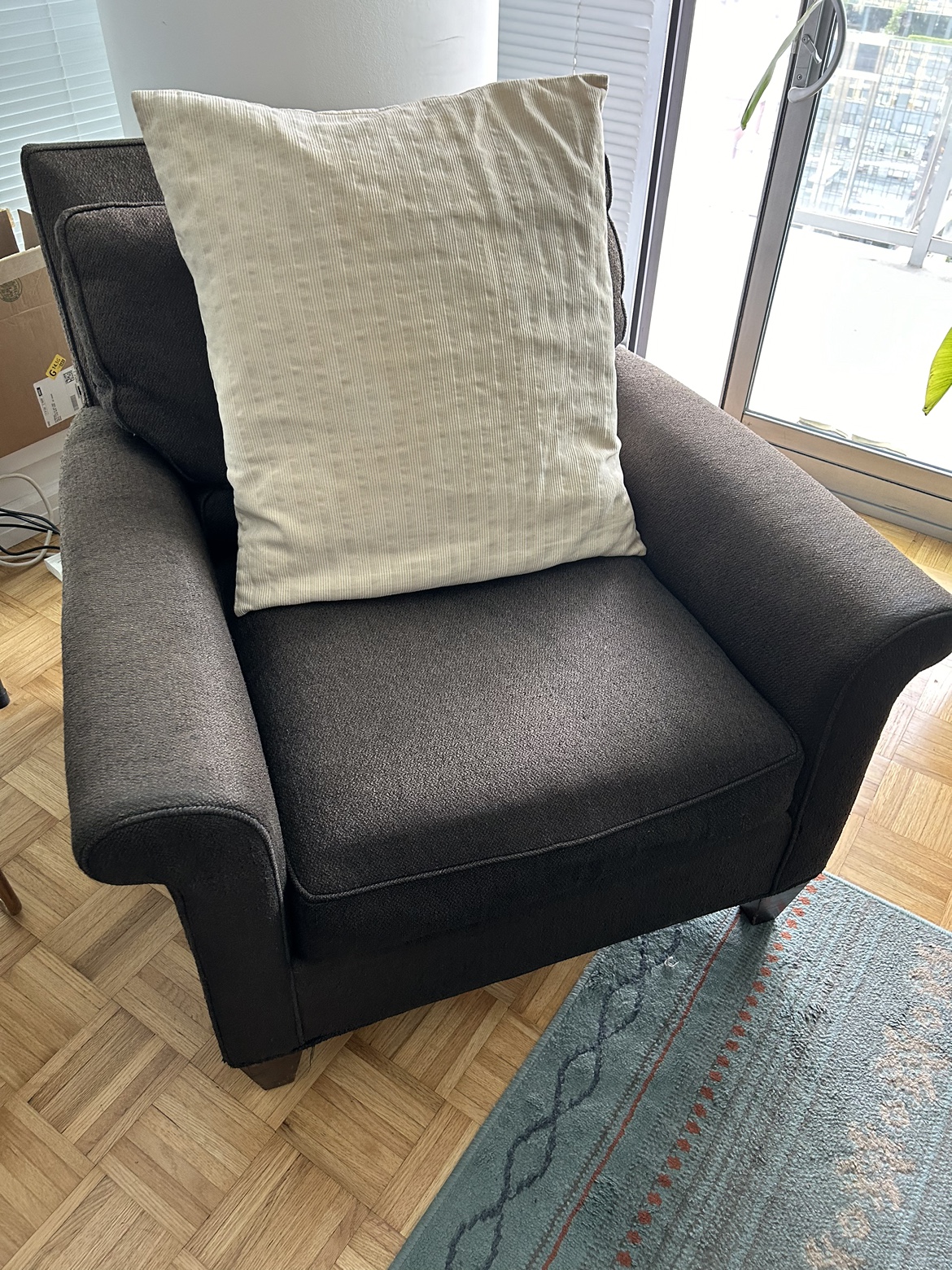 Overstuffed chairs - photo 2
