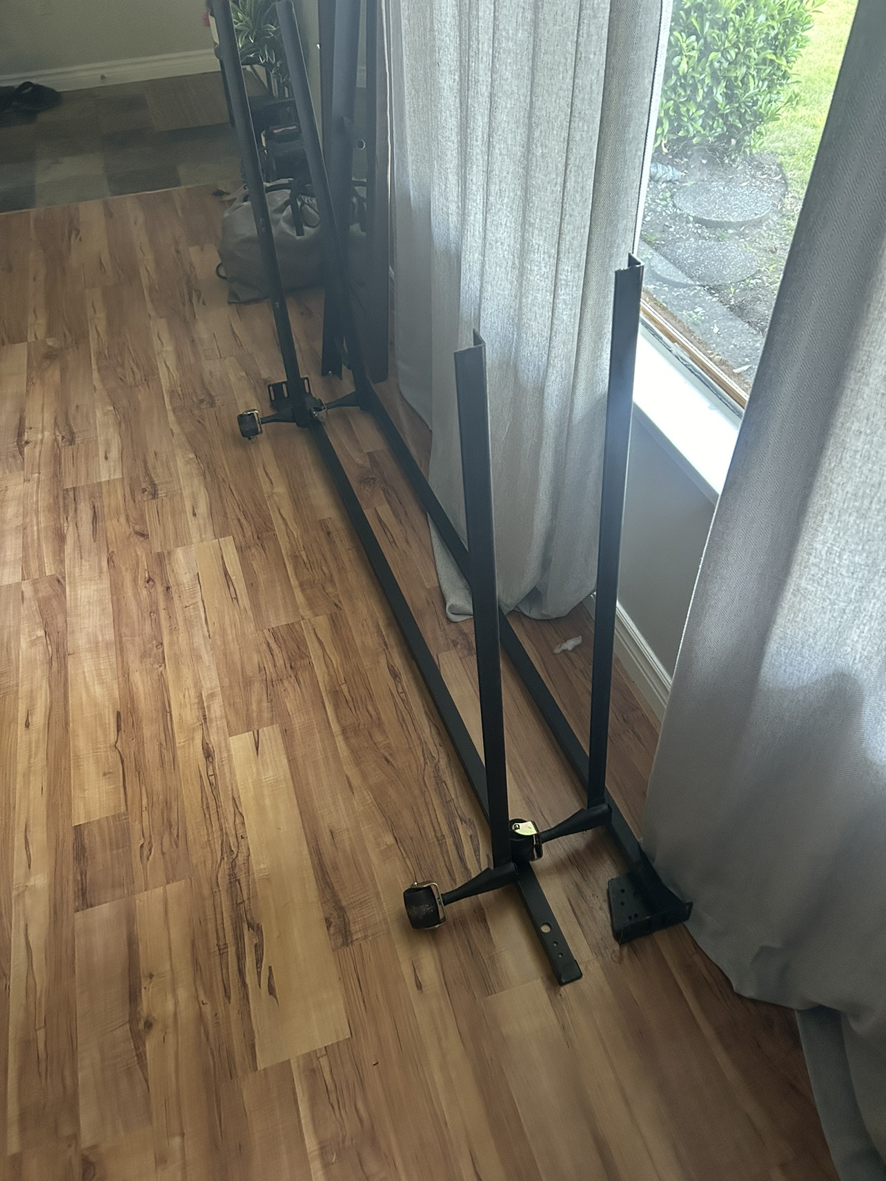 Queen box spring and metal fram - photo 2