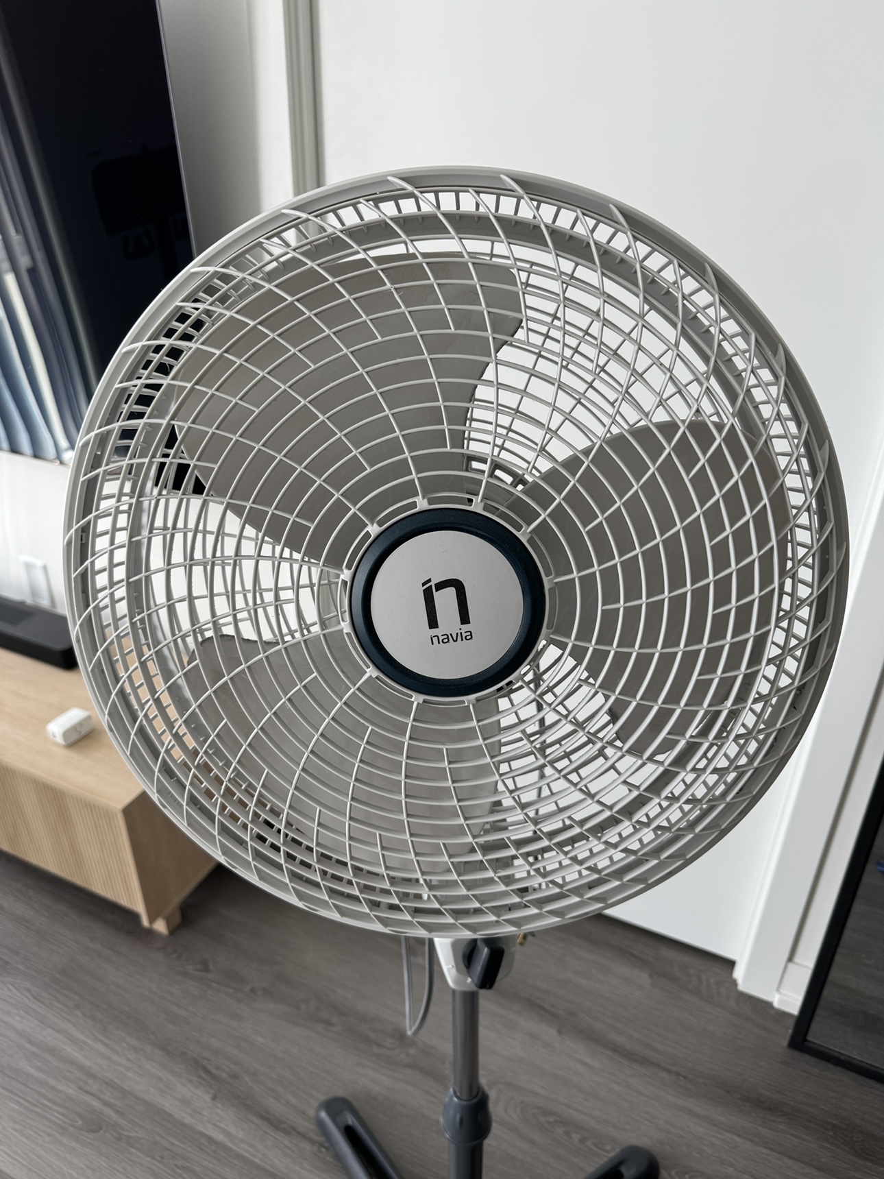 Navia 16” Pedestal Fan image indicator(2)